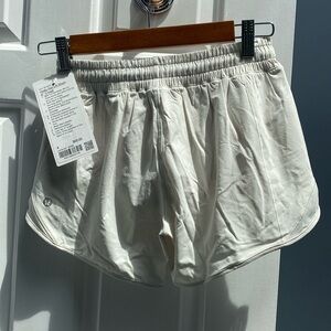 Lululemon Hotty Hot 4” lined shorts. NWT